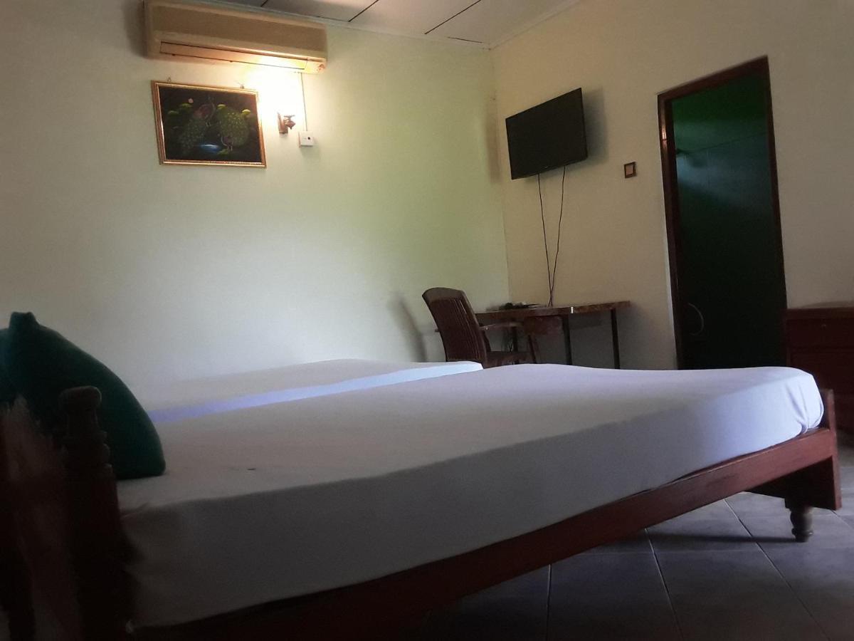 Hansika Guest Inn Buttala Exterior foto